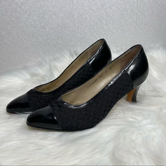 Salvatore Ferragamo Basket Weave Classic Cap Toe Heels Pumps 7 - Picture 1 of 8